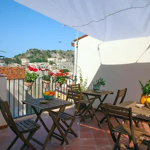 casa-mediterraneo-taormina.taorminaitalyhotels.com/