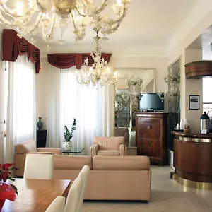de-rose-palace.it-tuscanyhotel.com/