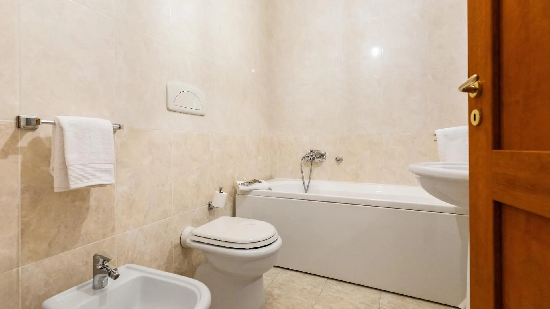 Giramondo Guest House Fiumicino