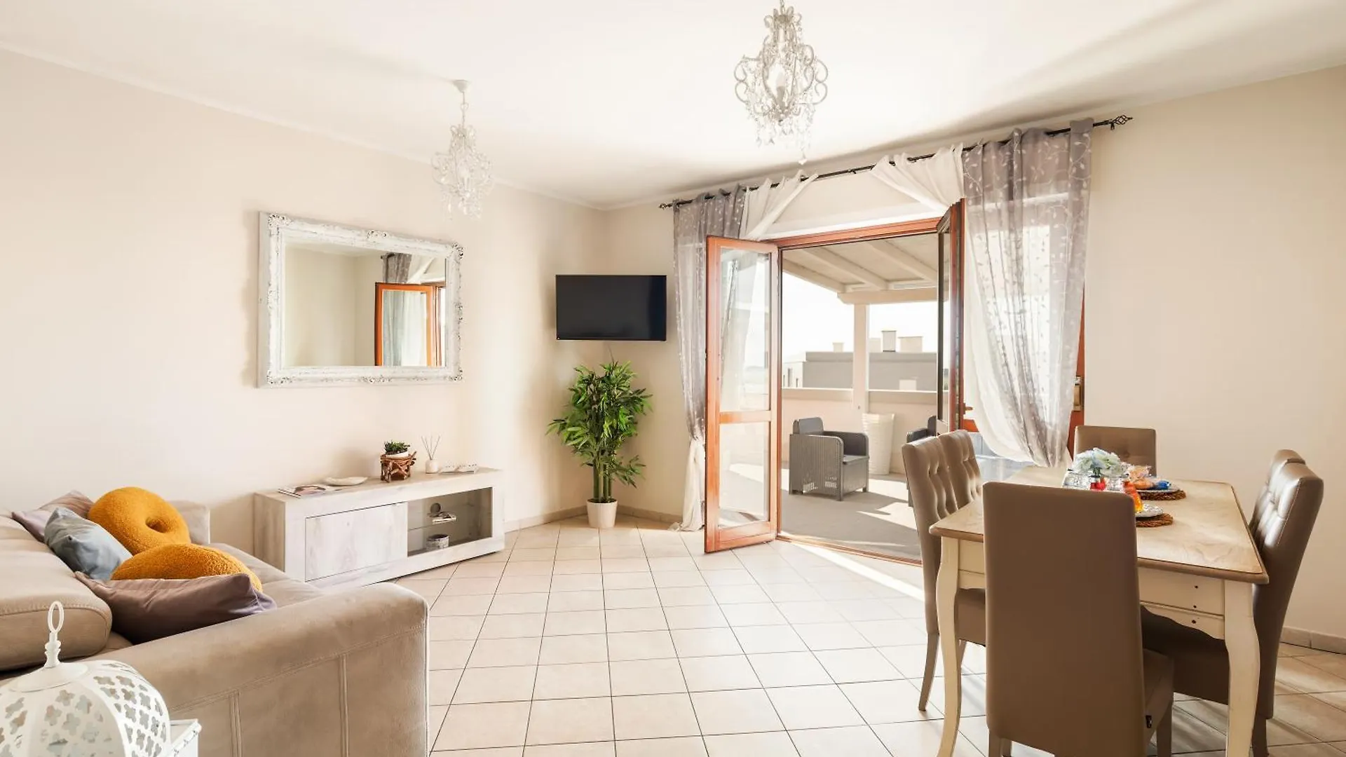 Giramondo Guest House Fiumicino 0*,  Italien